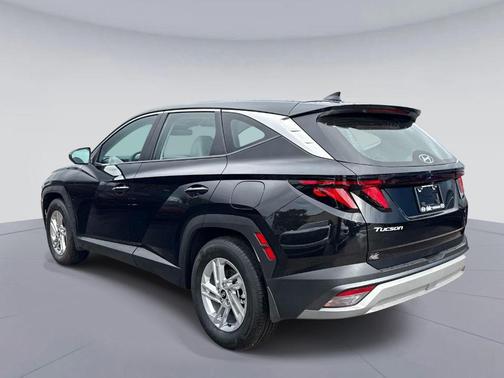 Phantom Black 2026 Hyundai TUCSON SE