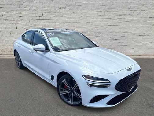 Uyuni White 2025 Genesis G70 3.3T Sport Advanced