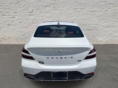 Uyuni White 2025 Genesis G70 3.3T Sport Advanced