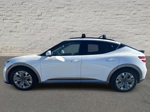 2025 Genesis GV60 Standard