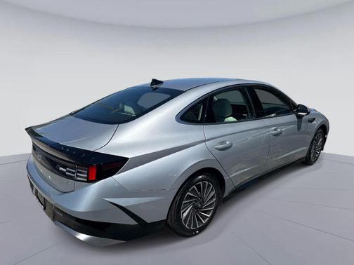 Silver 2025 Hyundai SONATA Hybrid SEL