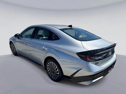 Silver 2025 Hyundai SONATA Hybrid SEL
