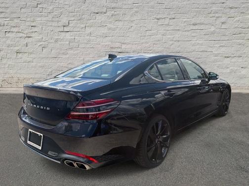Vik Black 2023 Genesis G70 2.0T