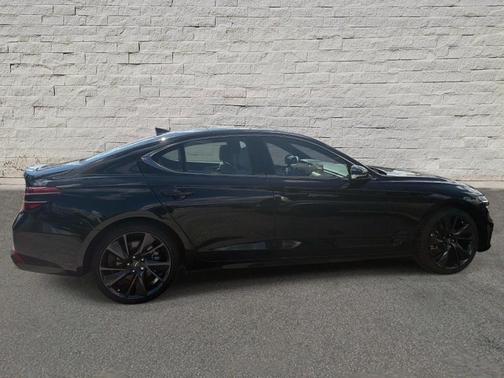 Vik Black 2023 Genesis G70 2.0T