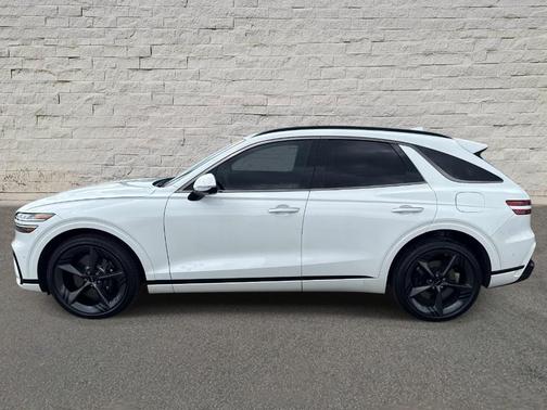 Uyuni White 2026 Genesis GV70 2.5T Sport Prestige