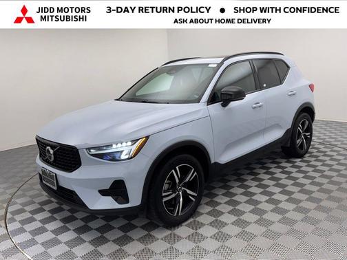 2024 Volvo XC40 B5 Core Bright Theme