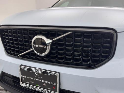 2024 Volvo XC40 B5 Core Bright Theme