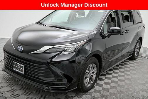 2024 Toyota Sienna LE