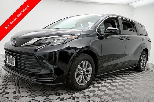 2024 Toyota Sienna LE