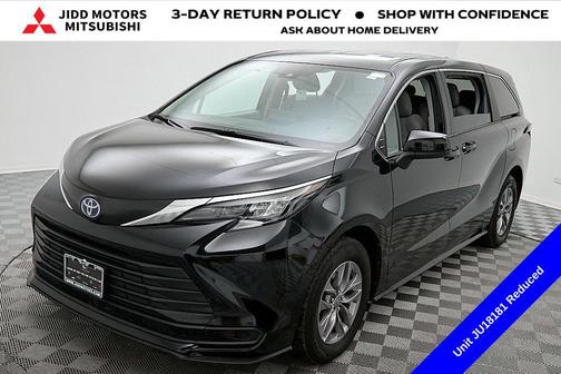 2024 Toyota Sienna LE