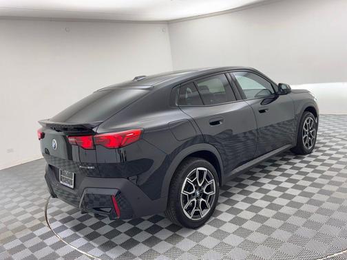 2025 BMW X2 xDrive28i