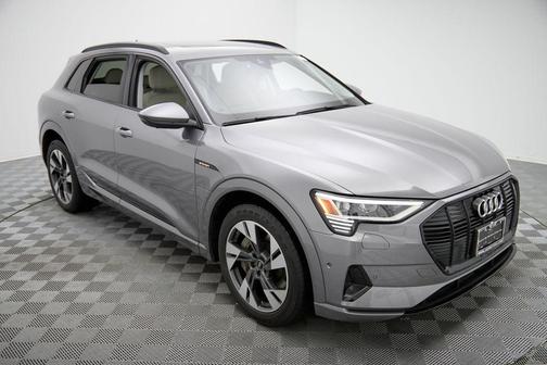 2022 Audi e-tron Premium