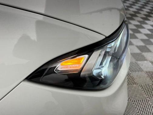 2024 BMW 330 i xDrive