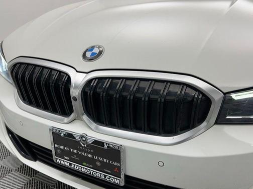 2024 BMW 330 i xDrive