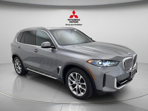 Gray Metallic 2025 BMW X5 xDrive40i