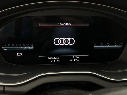 2022 Audi Q5 45 S line Premium Plus