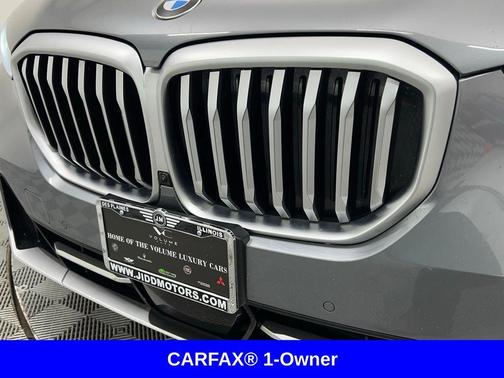 Gray 2024 BMW X5 xDrive40i