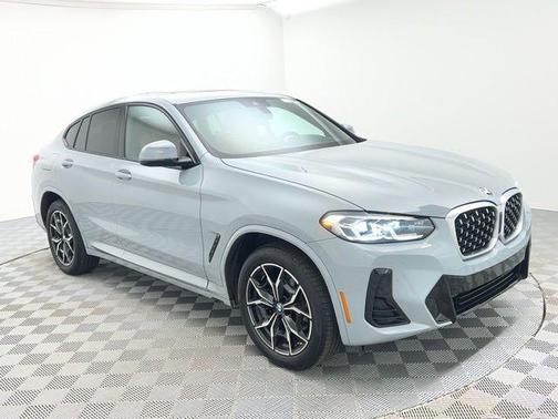 2025 BMW X4 xDrive30i