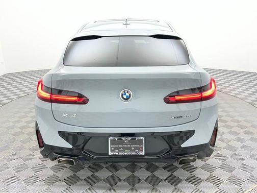 2025 BMW X4 xDrive30i