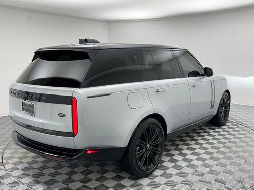 2023 Land Rover Range Rover P530 SE