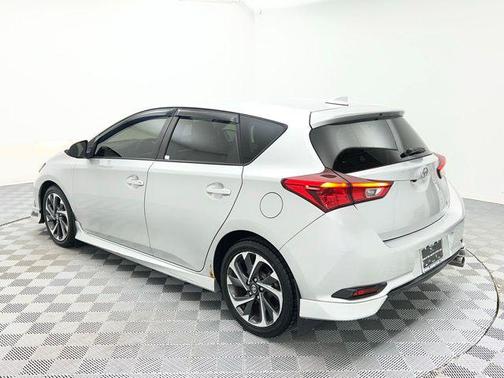 2016 Scion iM Base