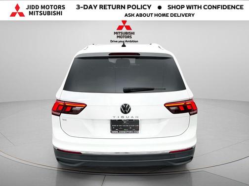 Opal White 2023 Volkswagen Tiguan 2.0T SE