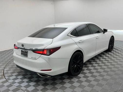 2023 Lexus ES 350 Base