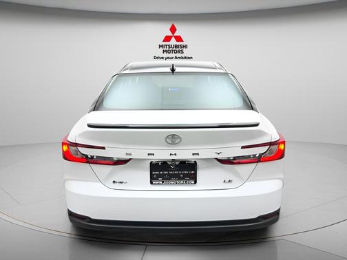 Ice Cap 2025 Toyota Camry LE