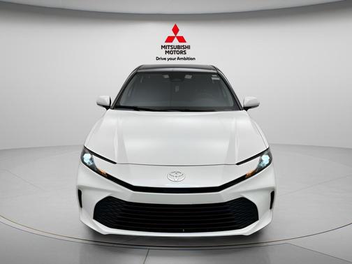 Ice Cap 2025 Toyota Camry LE