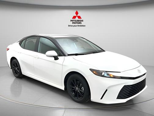 Ice Cap 2025 Toyota Camry LE