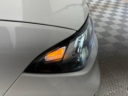 2024 BMW 330 i xDrive