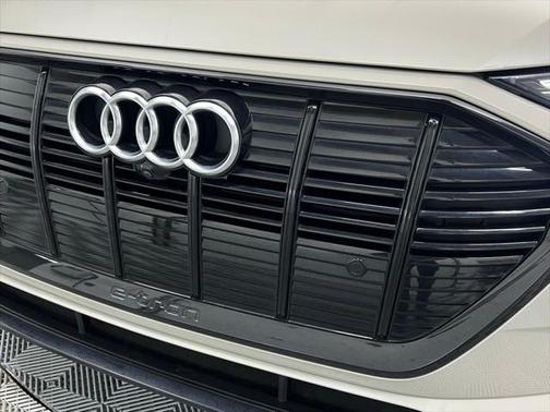 2021 Audi e-tron Premium