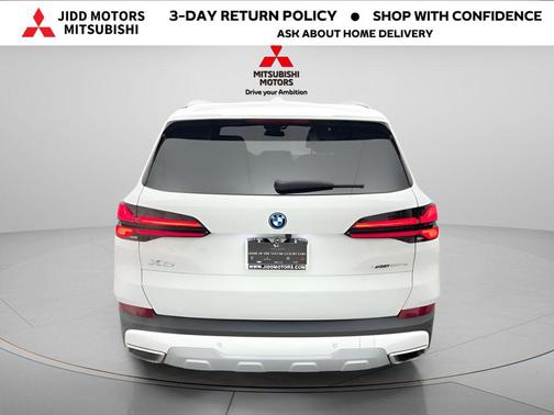 White 2025 BMW X5 PHEV xDrive50e