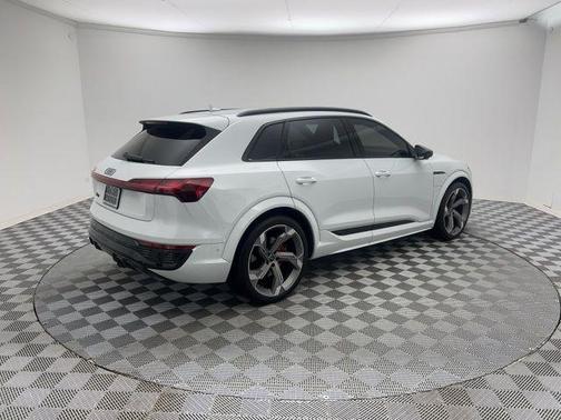 2024 Audi SQ8 4.0T Prestige