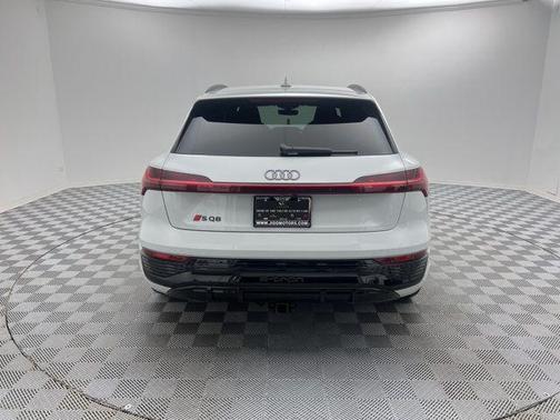 2024 Audi SQ8 4.0T Prestige