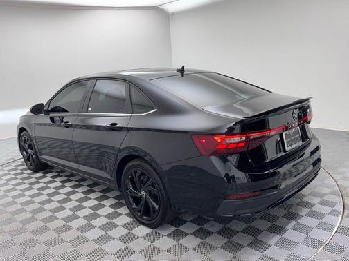 2025 Volkswagen Jetta SE