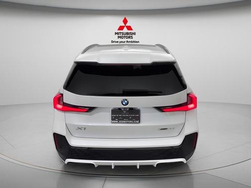 White Metallic 2025 BMW X1 xDrive28i