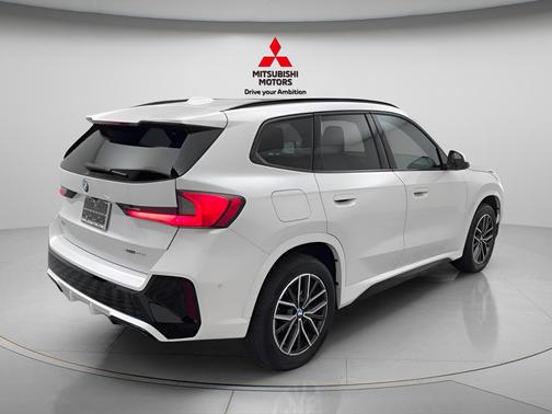 White Metallic 2025 BMW X1 xDrive28i