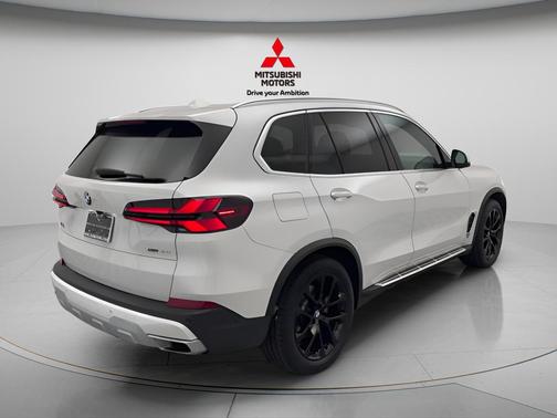 White 2024 BMW X5 xDrive40i