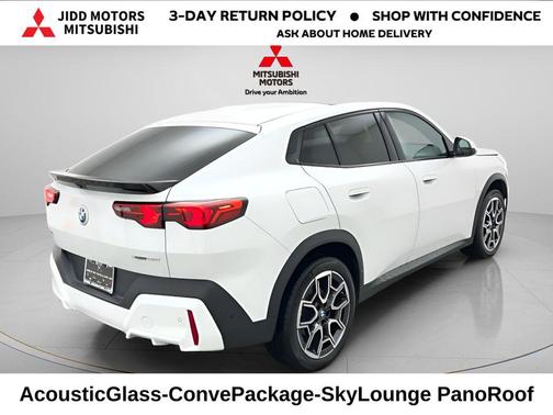 White 2025 BMW X2 xDrive28i