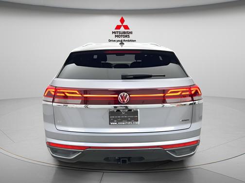 2025 Volkswagen Atlas Cross Sport 2.0T SE w/Technology 4MOTION