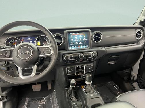 Silver Zynith Clearcoat 2023 Jeep Wrangler 4xe Sahara