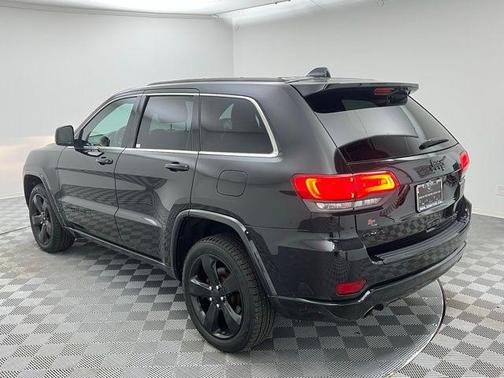 Brilliant Black Crystal Pearlcoat 2015 Jeep Grand Cherokee Altitude