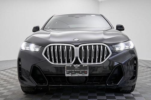 2025 BMW X6 xDrive40i