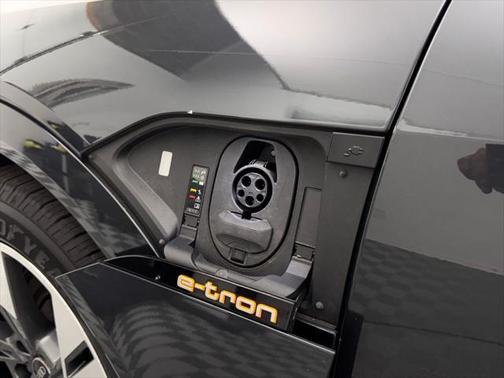 2021 Audi e-tron Premium