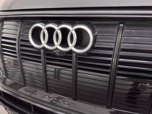 2021 Audi e-tron Premium