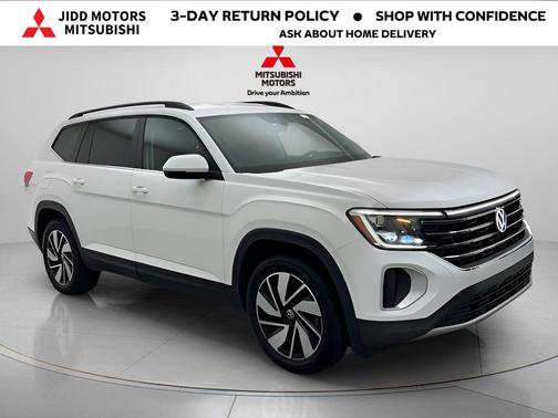 Pure White 2024 Volkswagen Atlas 2.0T SE w/Technology 4MOTION