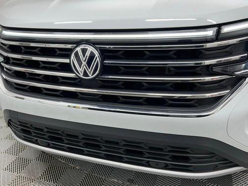 2024 Volkswagen Atlas 2.0T SE w/Technology 4MOTION