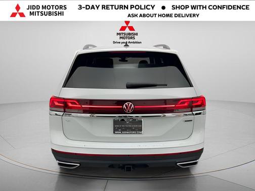 Pure White 2024 Volkswagen Atlas 2.0T SE w/Technology 4MOTION