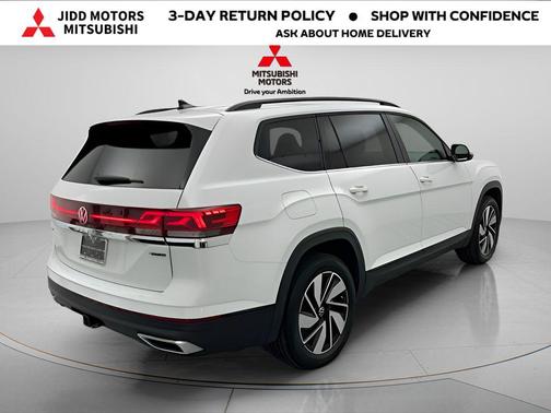 Pure White 2024 Volkswagen Atlas 2.0T SE w/Technology 4MOTION